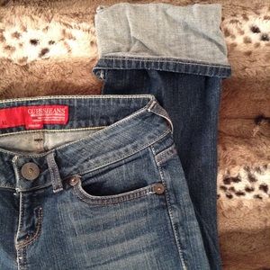 GUESS Cuffed Capri Jeans
